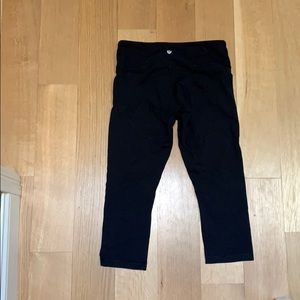 Lululemon black crops